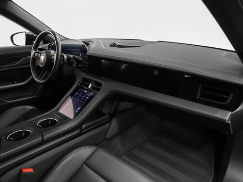 Used 2023 Porsche Taycan image 22