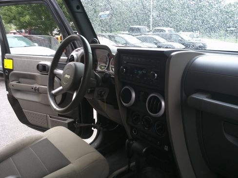 Used 2010 Jeep Wrangler Sahara AWD/4WD image 17