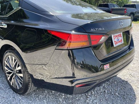 Used 2023 Nissan Altima 2.5 SV FWD image 30
