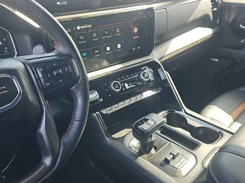 Used 2025 GMC Sierra 1500 AT4 w/ AT4 Premium Package AWD/4WD image 9