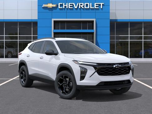 New 2026 Chevrolet Trax LT w/ Driver Confidence Package FWD image 8