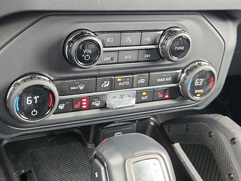 Used 2025 Ford Bronco Badlands AWD/4WD image 15