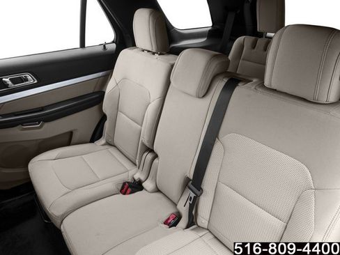 Used 2017 Ford Explorer XLT w/ Equipment Group 202A AWD/4WD image 15