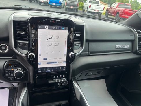 Used 2024 RAM 1500 Big Horn AWD/4WD image 17
