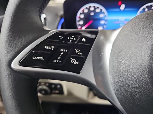 New 2025 Mercedes-Benz GLB 250 image 18