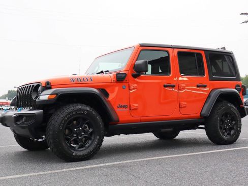 Used 2023 Jeep Wrangler Unlimited w/ Convenience Group AWD/4WD image 8