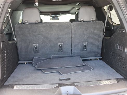 Used 2023 GMC Yukon XL AT4 w/ AT4 Premium Package AWD/4WD image 27