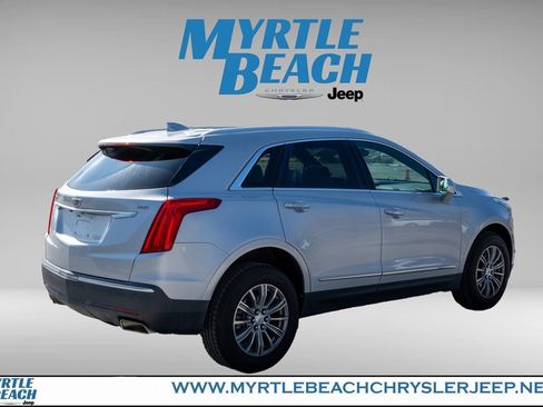 Used 2017 Cadillac XT5 Luxury w/ Driver Awareness Package image 6