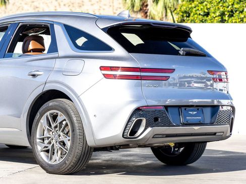 Used 2023 Genesis GV70 2.5T w/ Advanced Package image 8