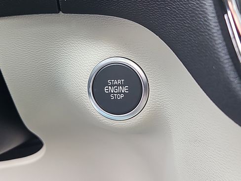 New 2026 Volvo XC40 B5 Plus w/ Protection Package Premier image 16