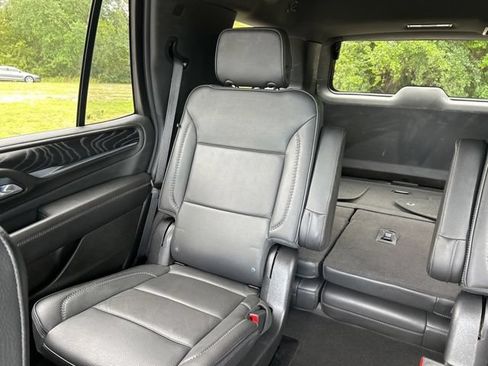 Used 2023 GMC Yukon Denali AWD/4WD image 15