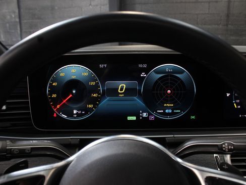 Used 2023 Mercedes-Benz GLS 450 4MATIC image 59