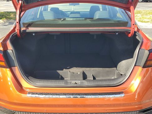 Certified 2022 Nissan Altima 2.5 SR image 6