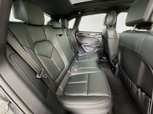 Certified 2025 Porsche Macan AWD/4WD image 29