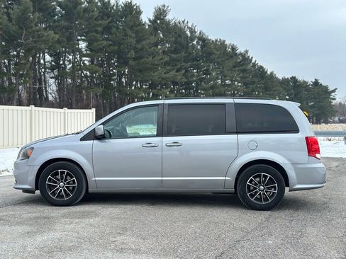 Used 2018 Dodge Grand Caravan GT image 4