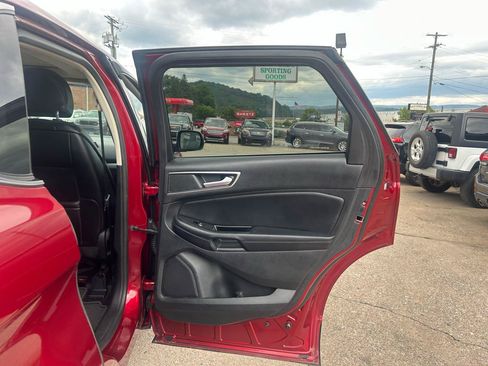 Used 2016 Ford Edge SEL w/ Equipment Group 201A AWD/4WD image 41