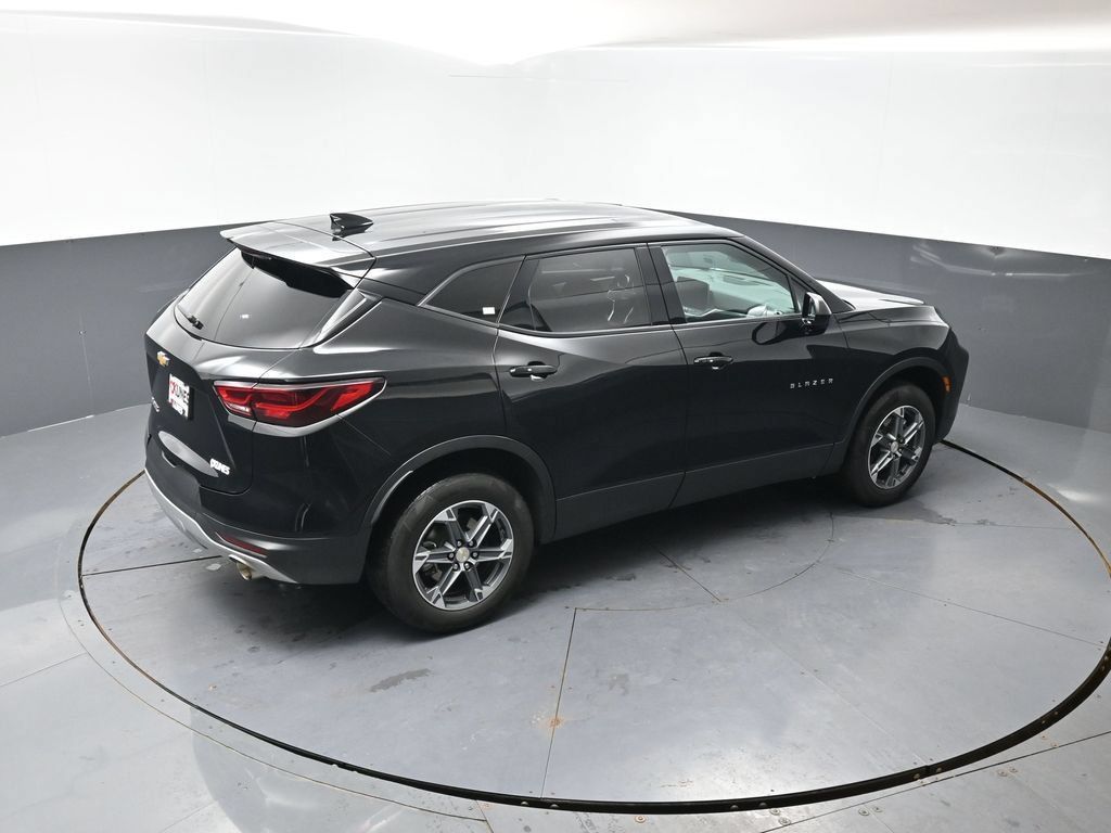 Used 2025 Chevrolet Blazer LT FWD image 38