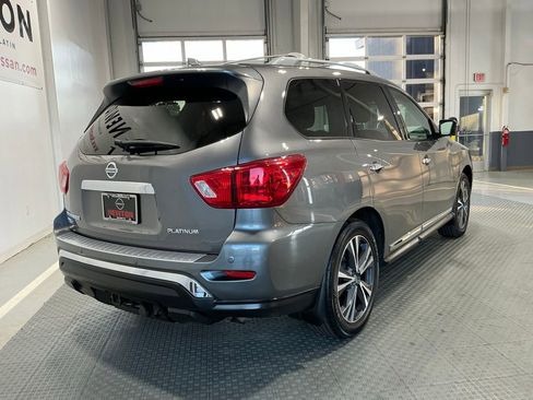 Used 2020 Nissan Pathfinder Platinum FWD image 34