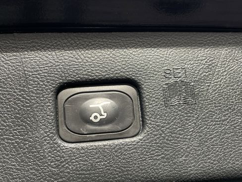 Used 2024 Ford Edge SEL w/ Convenience Package image 8