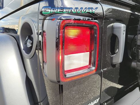 Used 2024 Jeep Wrangler Unlimited Sport AWD/4WD image 6