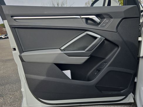 Used 2024 Audi Q3 2.0T Premium Plus w/ Premium Plus Package image 26