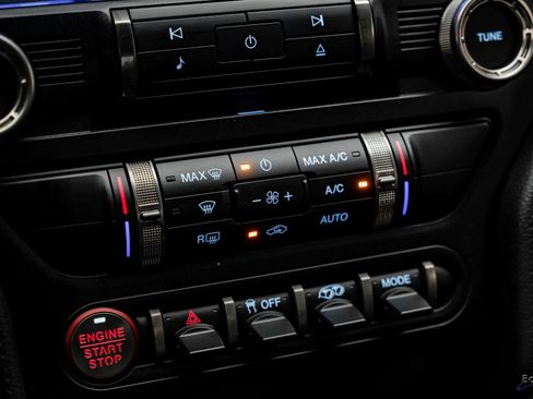 Used 2021 Ford Mustang Shelby GT500 w/ Carbon Fiber Track Pack image 67