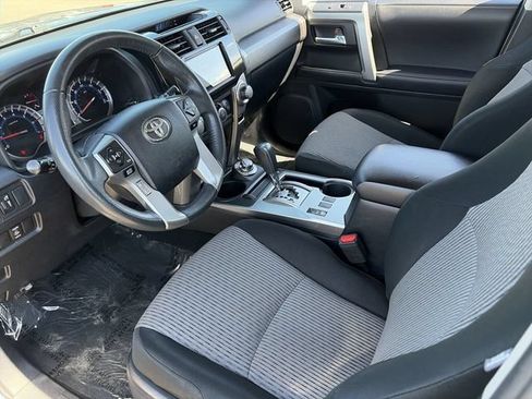 Used 2018 Toyota 4Runner SR5 AWD/4WD image 19