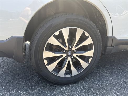 Used 2017 Subaru Outback 3.6R Limited AWD/4WD image 9