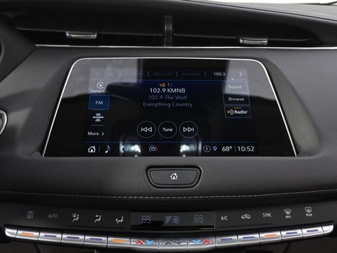 Used 2023 Cadillac XT4 Premium Luxury w/ Technology Package AWD/4WD image 28