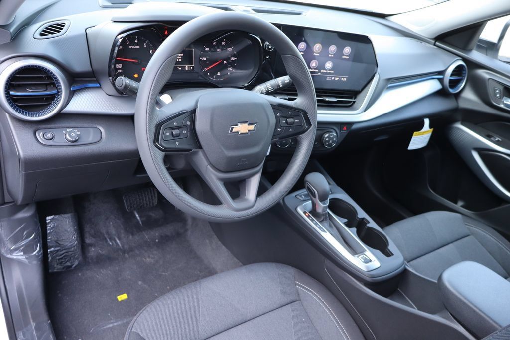 New 2026 Chevrolet Trax LS w/ LS Convenience Package FWD image 6