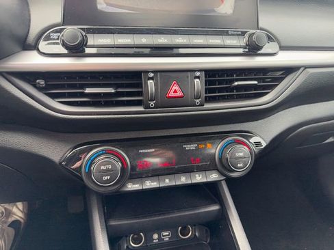 Used 2019 Kia Forte LXS image 17