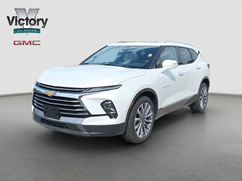 Used 2025 Chevrolet Blazer Premier w/ Driver Confidence II Package AWD/4WD image 3