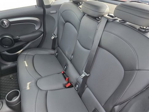 Used 2023 MINI Cooper 4-Door Hardtop image 14