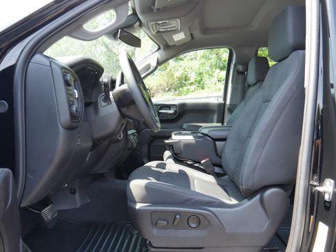 Certified 2024 Chevrolet Silverado 1500 Custom AWD/4WD image 13
