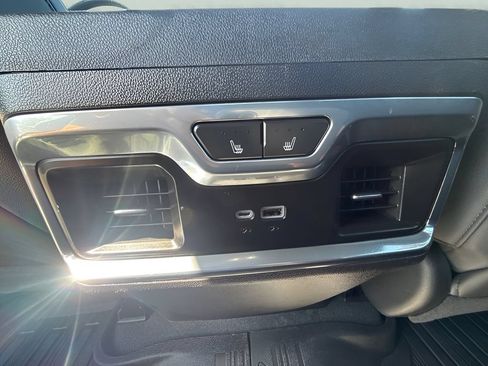 Used 2022 GMC Sierra 1500 SLT w/ SLT Convenience Package AWD/4WD image 11