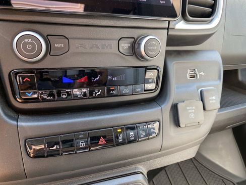 Used 2024 RAM ProMaster 3500 w/ Quick Order Package 22H SLT+ FWD image 41