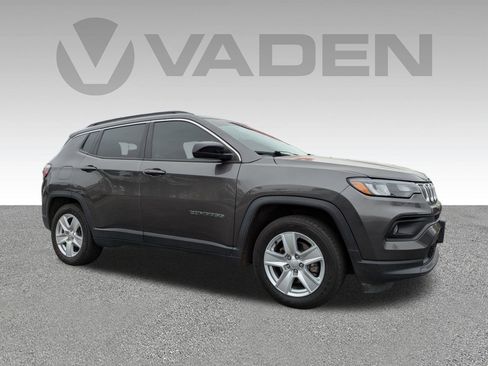 Used 2022 Jeep Compass Latitude w/ Convenience Group image 3
