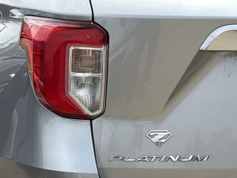 Used 2020 Ford Explorer Platinum w/ Premium Technology Package AWD/4WD image 6