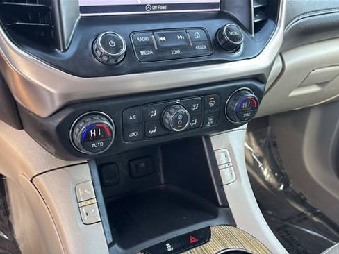 Used 2018 GMC Acadia Denali w/ Technology Package image 31