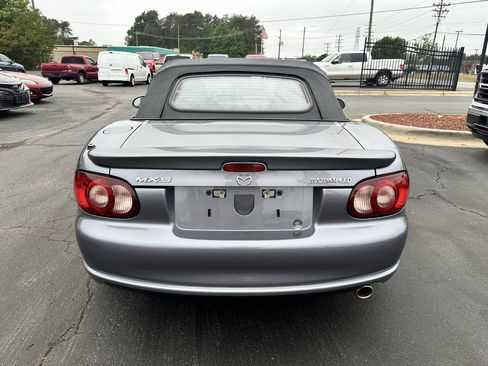 Used 2004 MAZDA MX-5 Miata MAZDASPEED RWD image 6