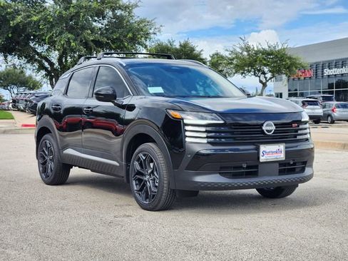 New 2025 Nissan Kicks SR image 2