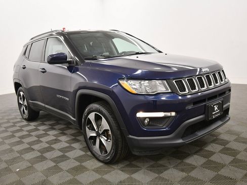 Used 2018 Jeep Compass Latitude w/ Cold Weather Group image 10
