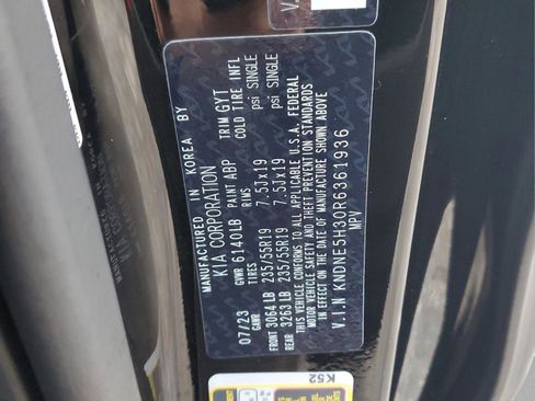 Used 2024 Kia Carnival SX Prestige image 31