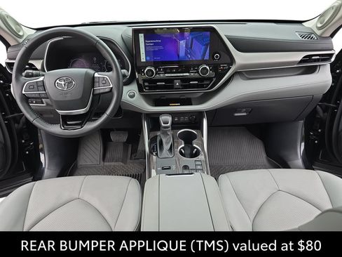 Certified 2025 Toyota Highlander Limited AWD/4WD image 13