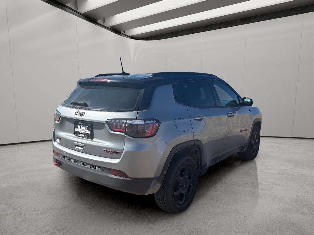 Used 2024 Jeep Compass Trailhawk AWD/4WD image 6