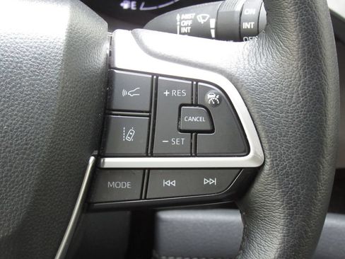Used 2023 Toyota Sienna XLE w/ XLE Plus Package AWD/4WD image 30