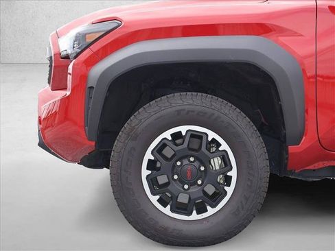 Used 2025 Toyota Tacoma TRD Off-Road w/ TRD Off Road Premium Package AWD/4WD image 18