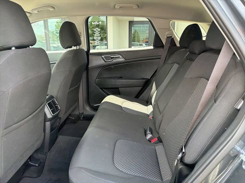 Used 2025 Kia Sportage LX AWD/4WD image 18
