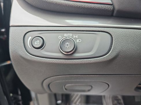 Used 2020 Buick Encore Preferred w/ Safety Package FWD image 27