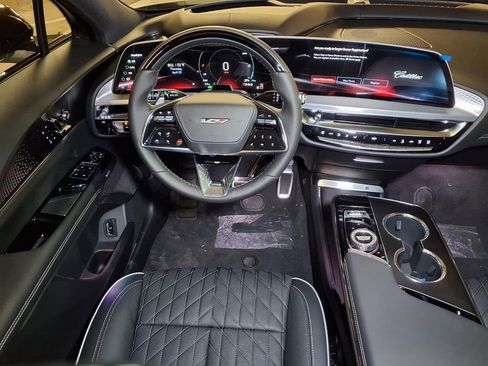 New 2026 Cadillac Lyriq V AWD/4WD image 13